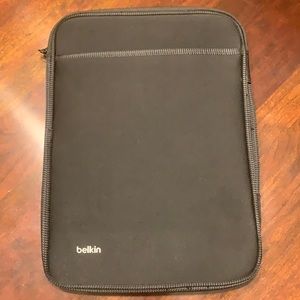 Belkin Sleeve/cover for MacBook Air 13 inch and other 14 inch devices